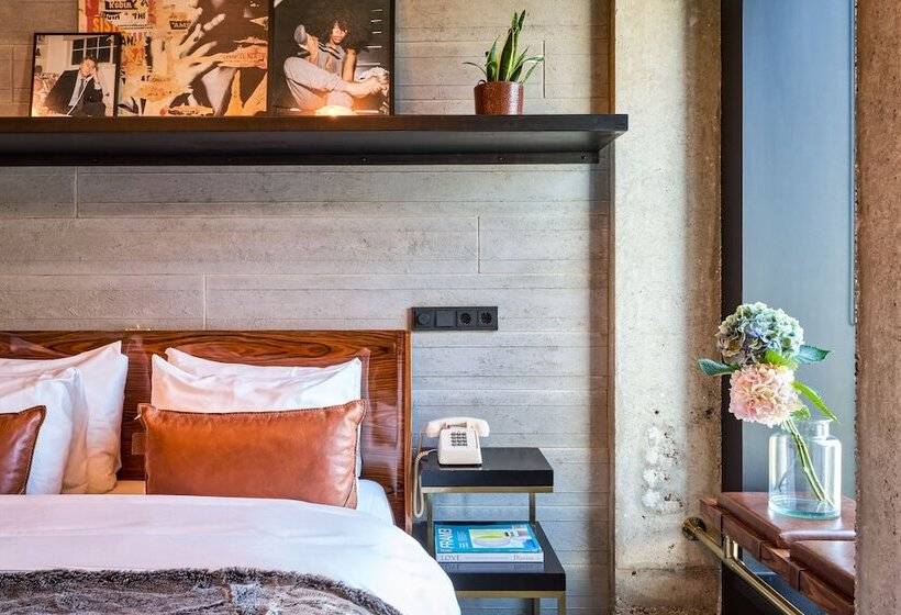 디럭스 룸, Sir Adam Hotel, Part Of Sircle Collection