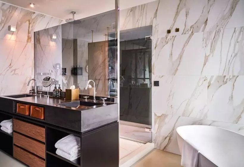 Suite, Sir Adam Hotel, Part Of Sircle Collection