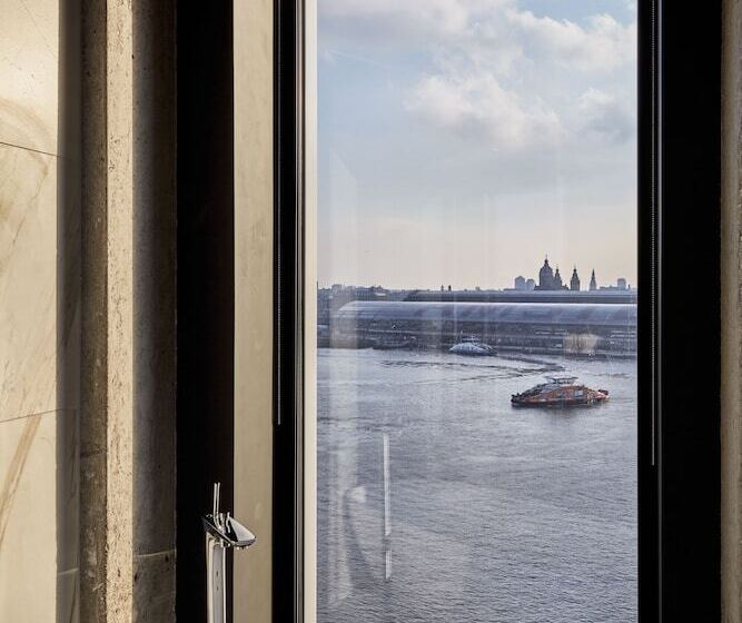 스위트, Sir Adam Hotel, Part Of Sircle Collection