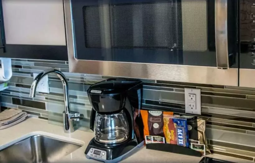 キングサイドベッドのスタンダードワンルーム, Staybridge Suites Denver Downtown, An Ihg