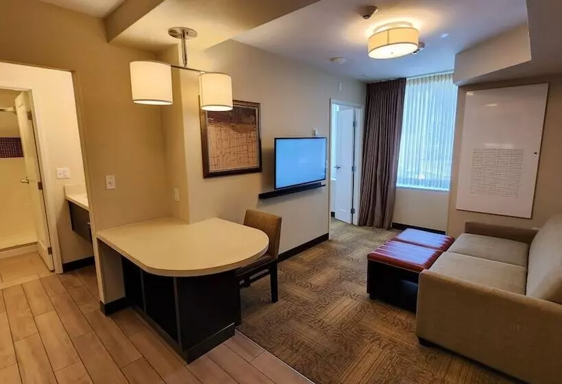 キングサイズベッドのスイートルーム, Staybridge Suites Denver Downtown, An Ihg