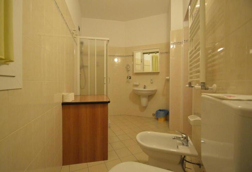 4인용 스탠다드 룸, Albergo Villa Ada