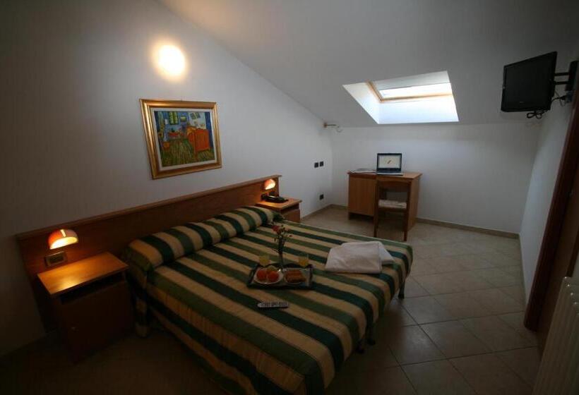 펜트하우스 룸, Albergo Villa Ada