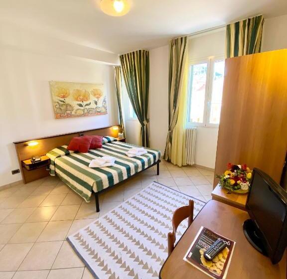 스탠다드 트리플 룸, Albergo Villa Ada