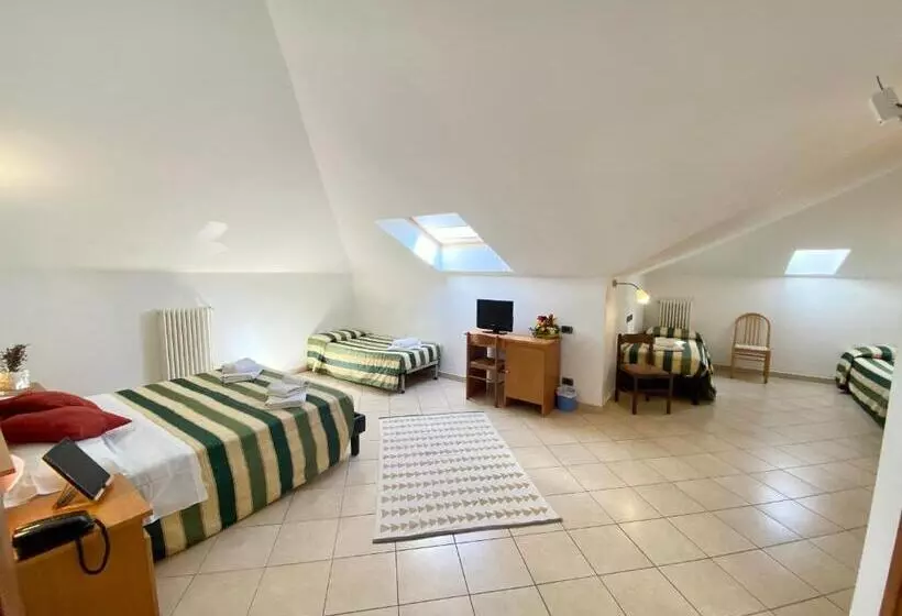 デラックスファミリールーム, Albergo Villa Ada