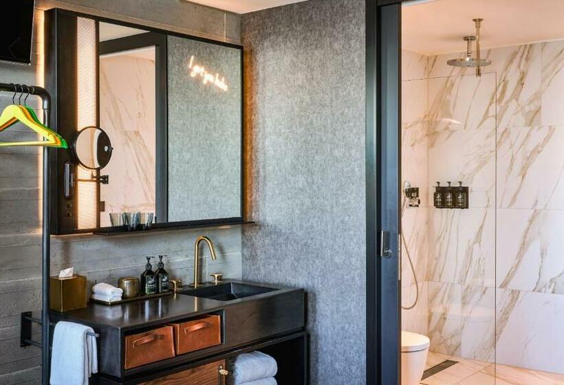 シティビューのデラックスルーム, Sir Adam Hotel, Part Of Sircle Collection