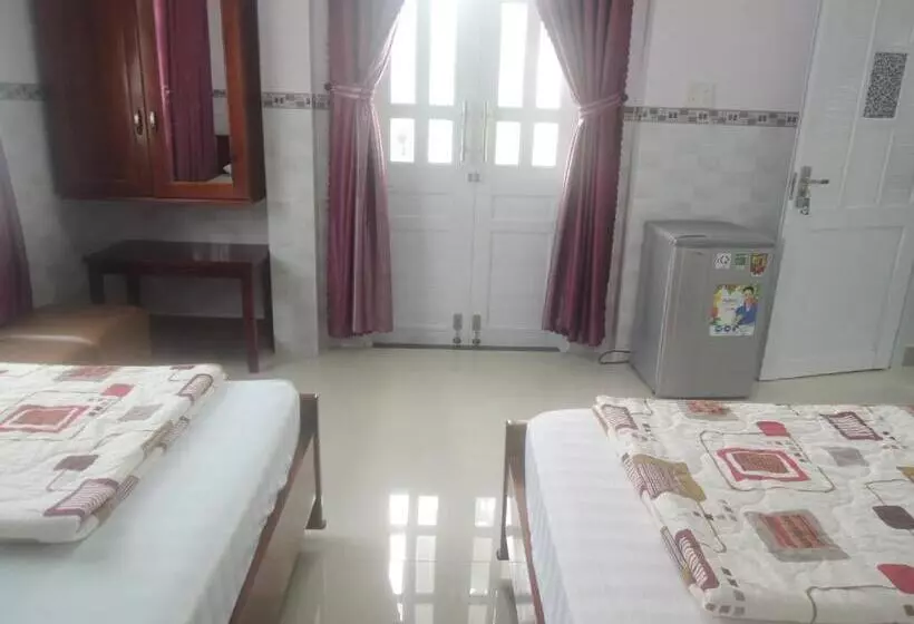 اتاق استاندارد چهار تخته, 2001 Motel