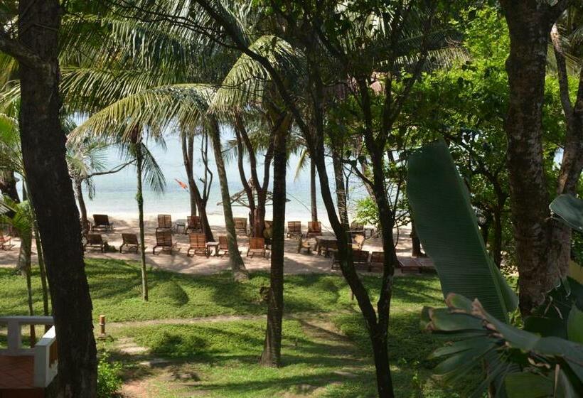 بانگلوی استاندارد, Ancarine Beach Resort