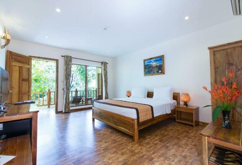 اتاق لوکس با چشم‌انداز باغ, Ancarine Beach Resort