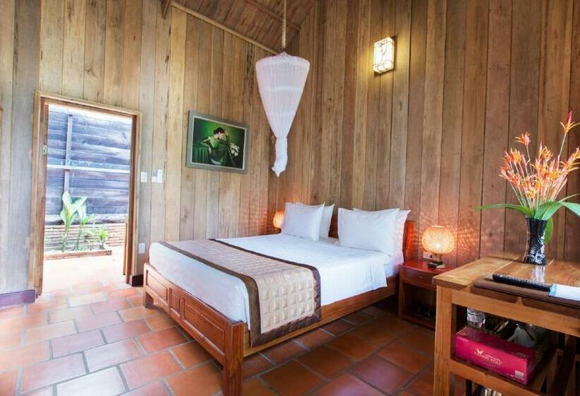 بانگلوی استاندارد, Ancarine Beach Resort