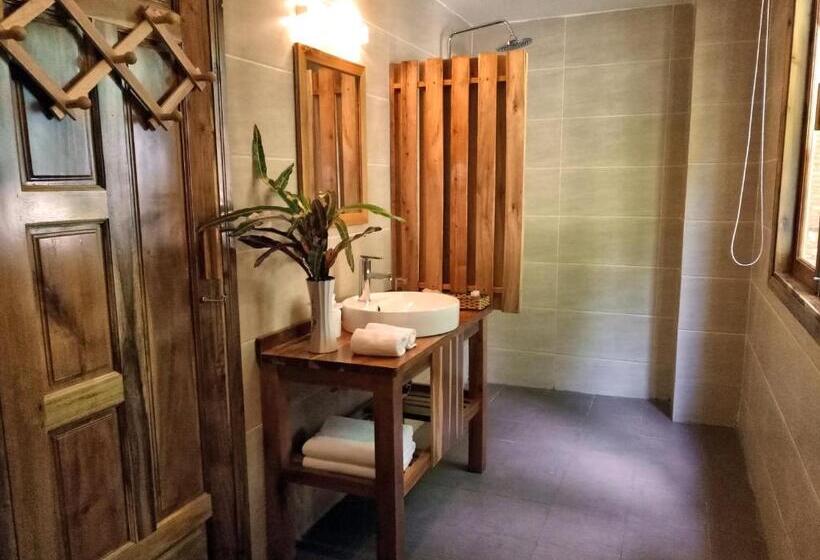 اتاق لوکس با چشمانداز باغ, Ancarine Beach Resort