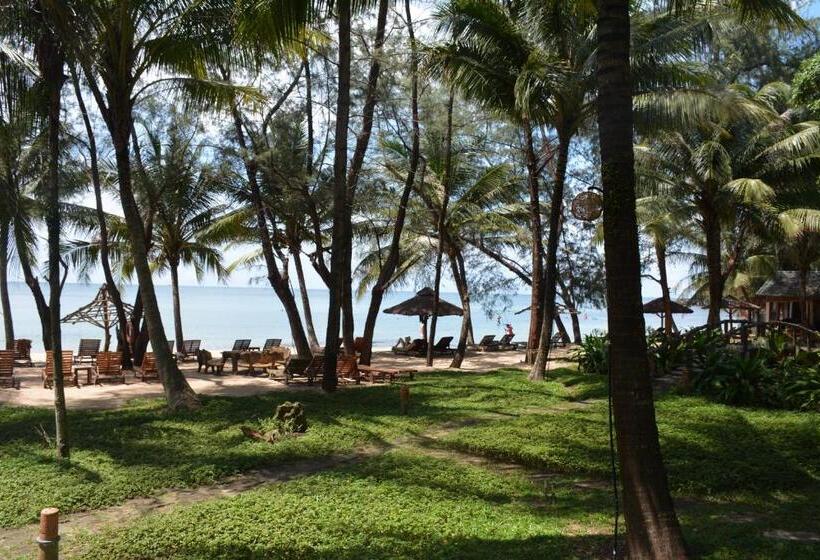 بانگلوی استاندارد, Ancarine Beach Resort