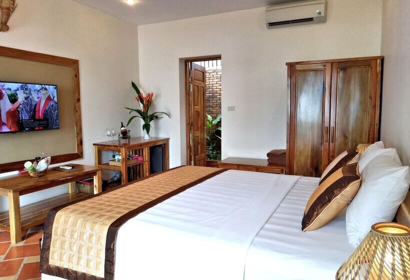 بانگلوی استاندارد, Ancarine Beach Resort