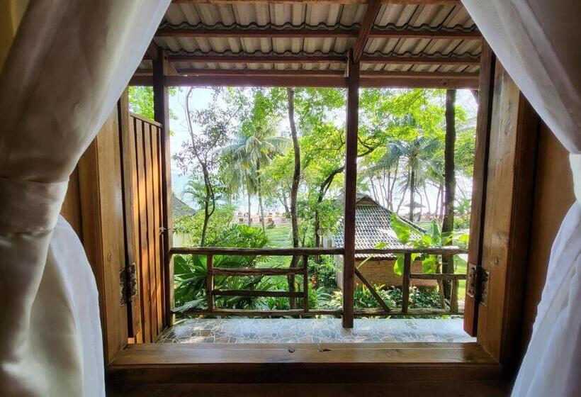 بانگلوی لوکس, Ancarine Beach Resort