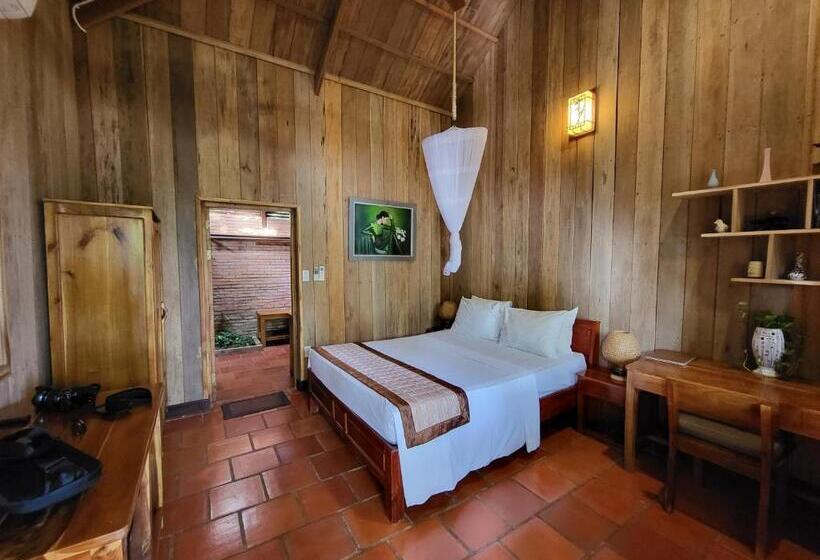 بانگلوی لوکس, Ancarine Beach Resort