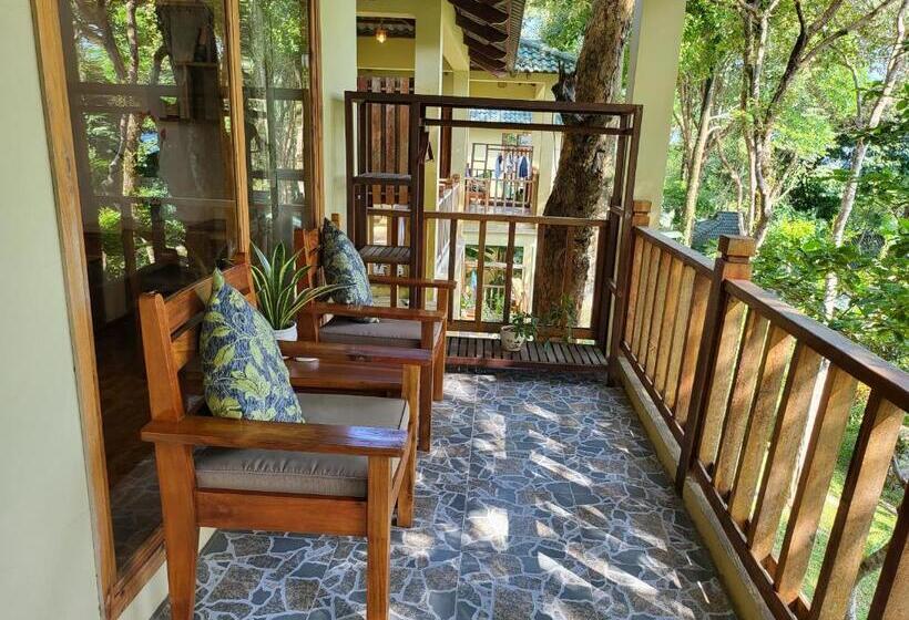 اتاق اساندارد با چشمانداز جانبی به دریا, Ancarine Beach Resort