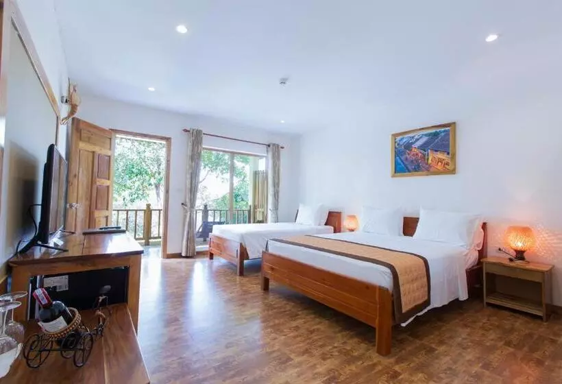 اتاق اساندارد با چشم‌انداز جانبی به دریا, Ancarine Beach Resort