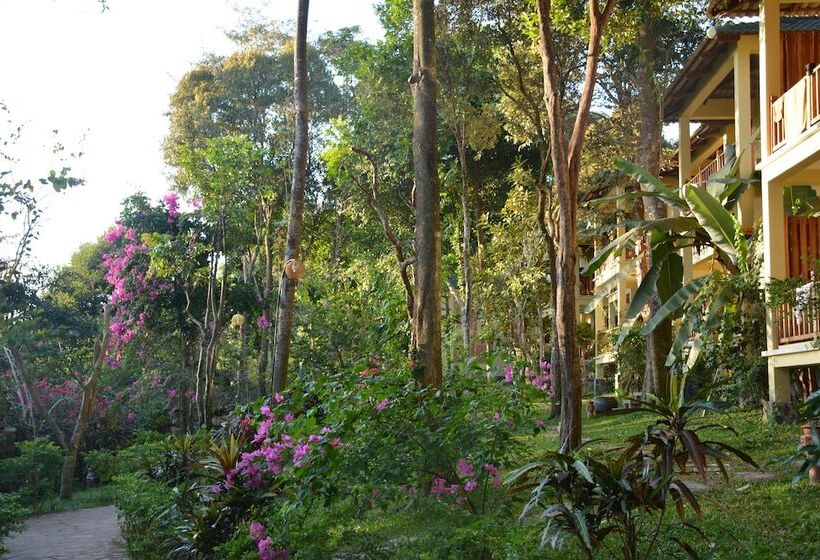 اتاق لوکس با چشمانداز باغ, Ancarine Beach Resort