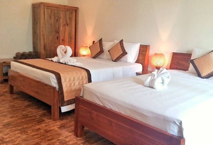 اتاق سه نفره دلوکس با چشمانداز باغ, Ancarine Beach Resort