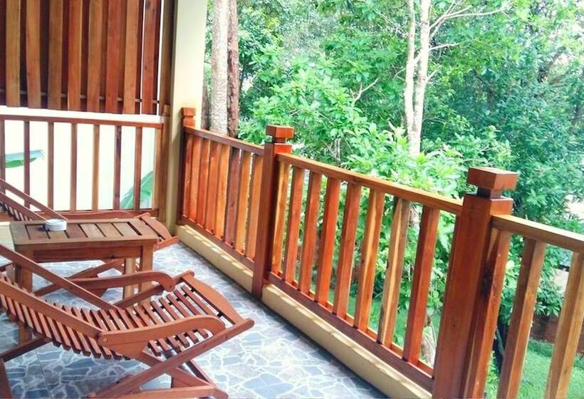 اتاق سه نفره دلوکس با چشمانداز باغ, Ancarine Beach Resort