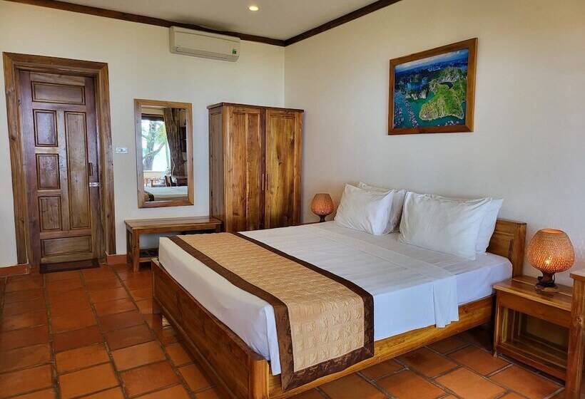 بانگلوی استاندارد, Ancarine Beach Resort