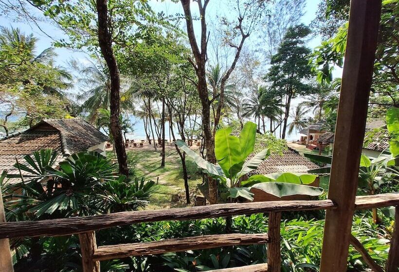 بانگلوی استاندارد, Ancarine Beach Resort