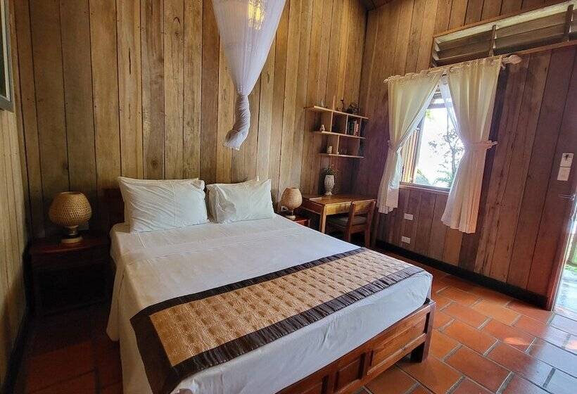 بانگلوی استاندارد, Ancarine Beach Resort