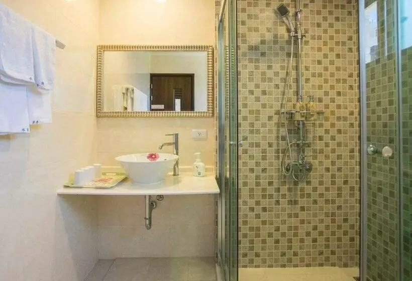اتاق استاندارد چهارنفره با بالکن, The Bay House
