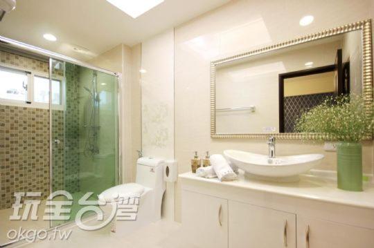 اتاق استاندارد چهارنفره با بالکن, The Bay House