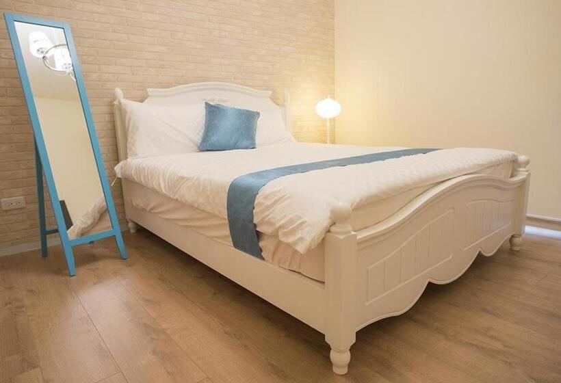 اتاق استاندارد, The Bay House