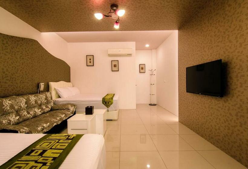 اتاق استاندارد, Easy Home Stay