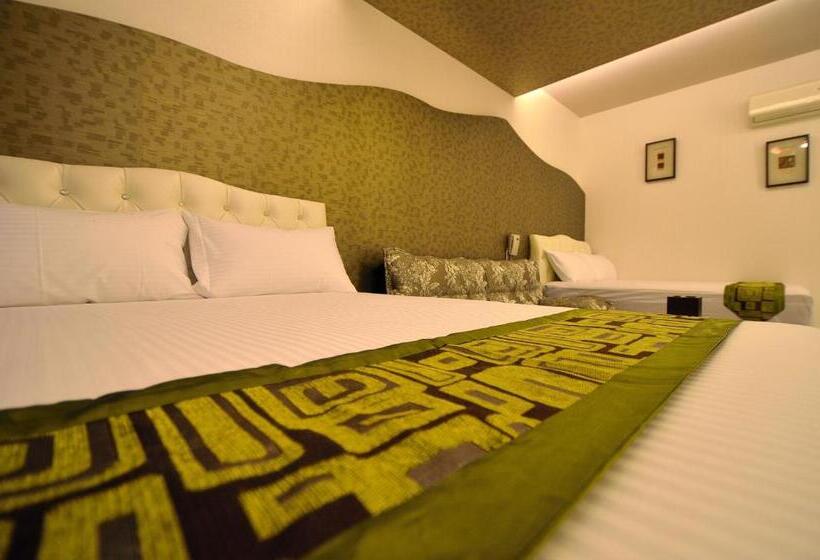 اتاق استاندارد, Easy Home Stay