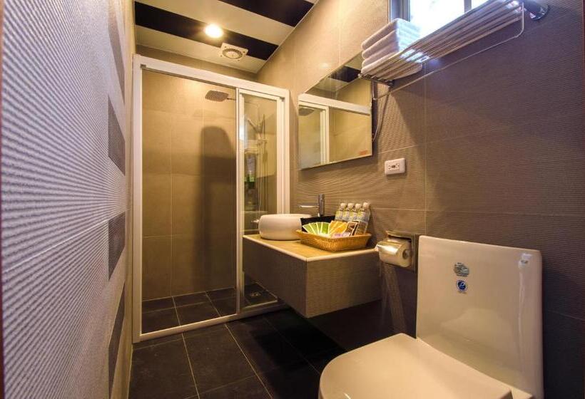 اتاق استاندارد چهار تخته, Easy Home Stay