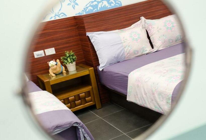 اتاق استاندارد چهارنفره با بالکن, Good Mood Cottage