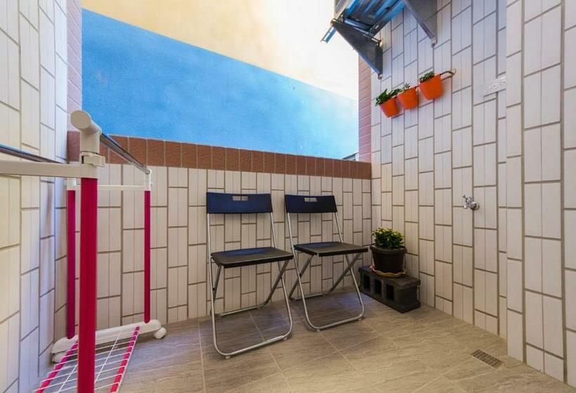 اتاق استاندارد چهارنفره با بالکن, Good Mood Cottage