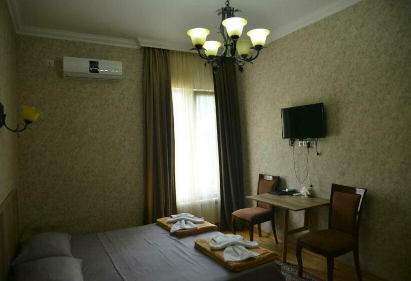 اتاق اکونومی, Mount Villa Kvariati