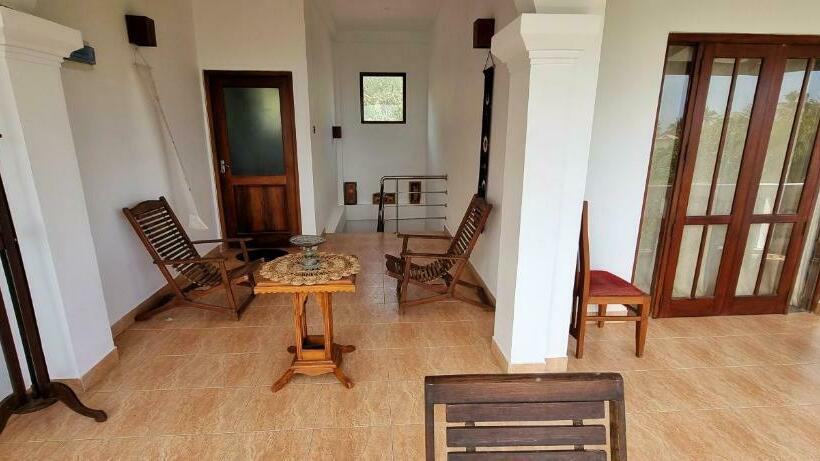 オーシャンビュースタンダードルーム, Vista Suwa Arana Resort