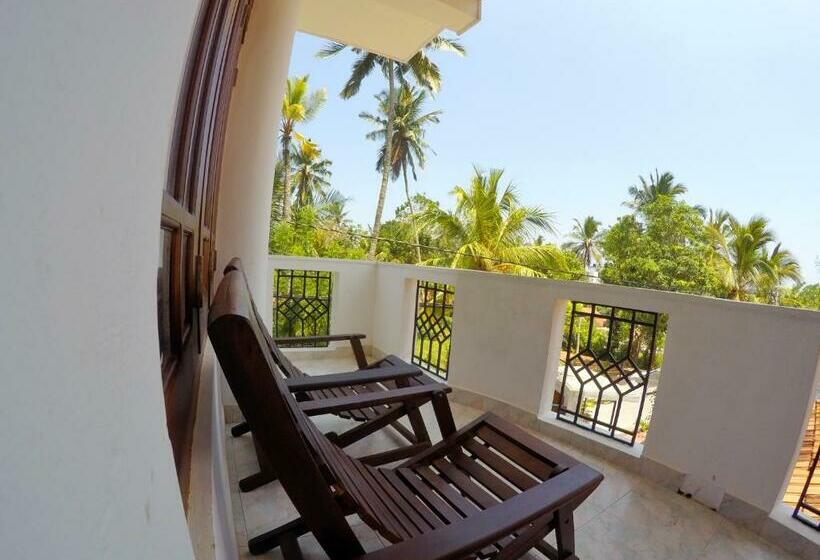 バルコニー付きスタンダードルーム, Vista Suwa Arana Resort