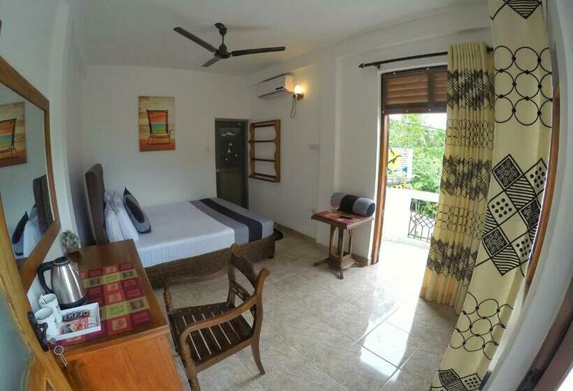 バルコニー付きスタンダードルーム, Vista Suwa Arana Resort