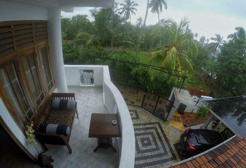 バルコニー付きスタンダードルーム, Vista Suwa Arana Resort