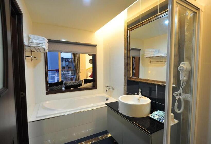 اتاق استاندارد چهار تخته با چشم‌انداز دریا, Hang Hai B & B