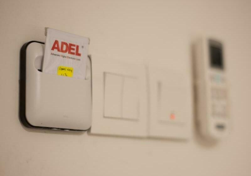 חדר דלוקס, Econtel