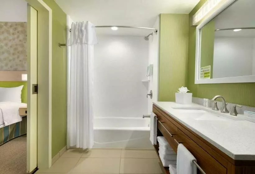 キングサイズベッドのスイートルーム, Home2 Suites Montgomery Prattville