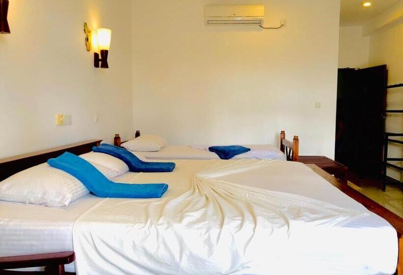 디럭스 트리플 룸, Mirissa Beach Inn