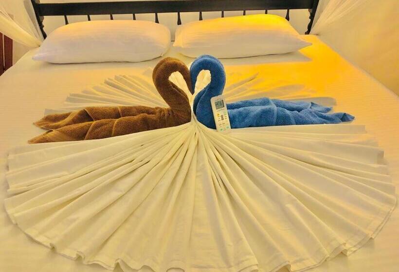 Номер Deluxe с Балконом, Mirissa Beach Inn