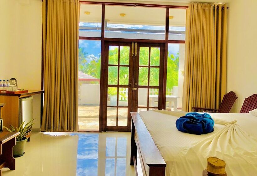 디럭스 트리플 룸, Mirissa Beach Inn