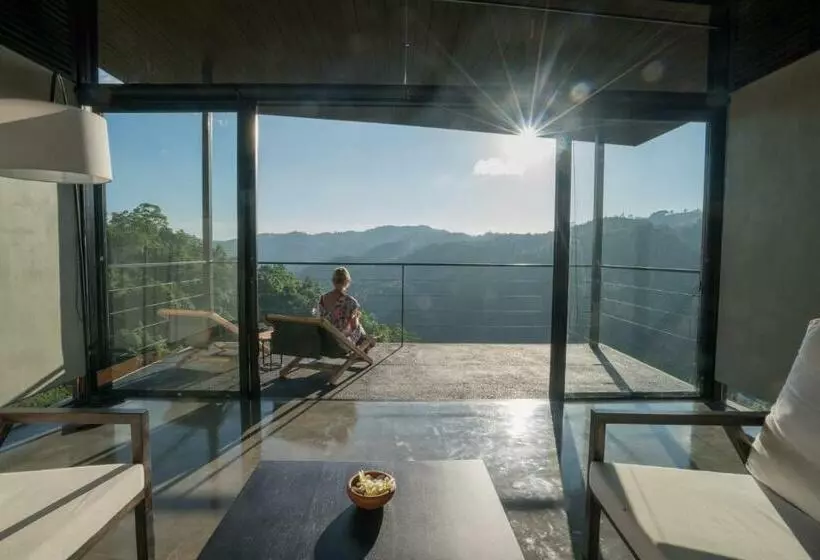 Mökki 1 Makuuhuone, Santani Wellness Kandy