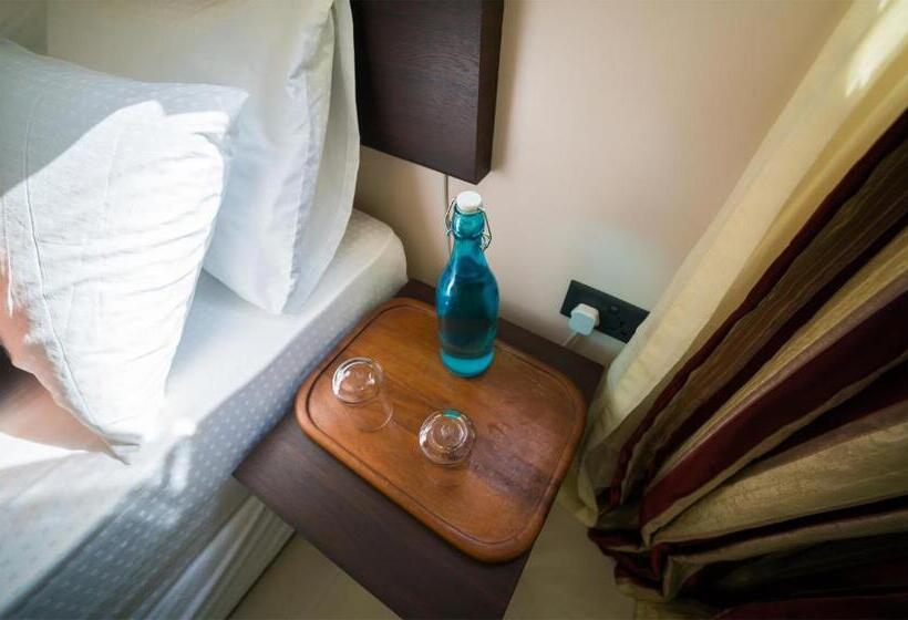 اتاق لوکس, Whiteharp Beach Inn