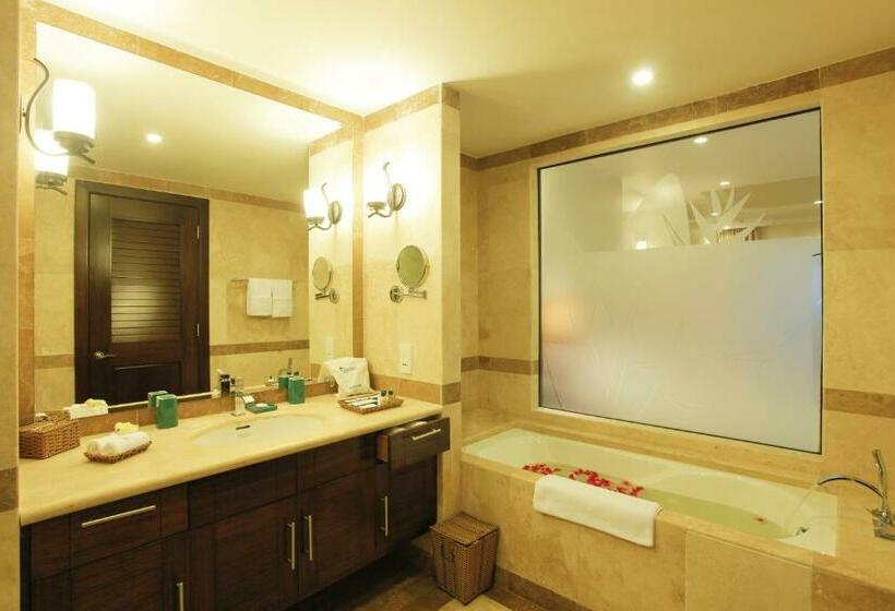 اتاق لوکس, Olalani Resort And Condotel