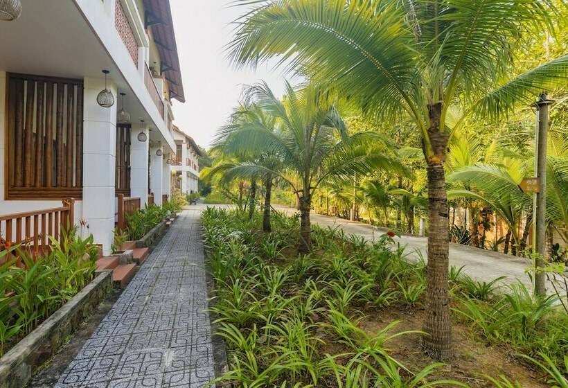 اتاق لوکس با چشمانداز باغ, The Garden House Phu Quoc Resort